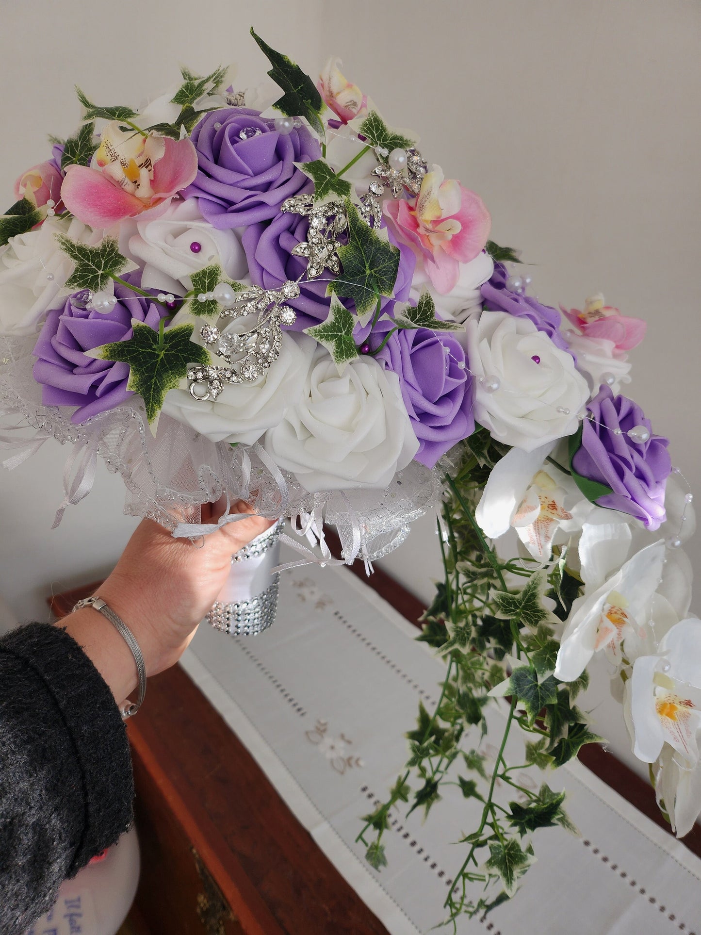 Bouquet de marié en cascade
