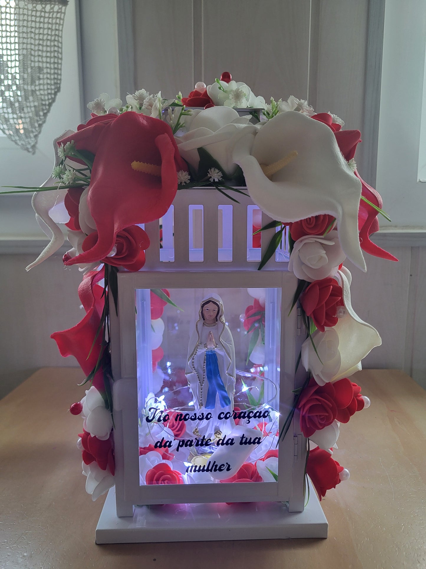 Lanterne avec la vierge avec 4 côté fleuri et led