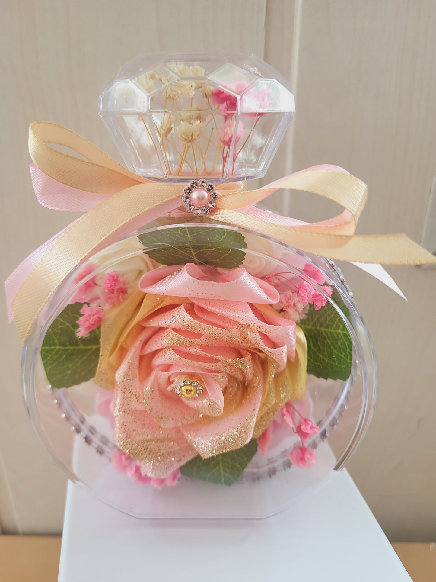 Bouteille diamant fleur en satin