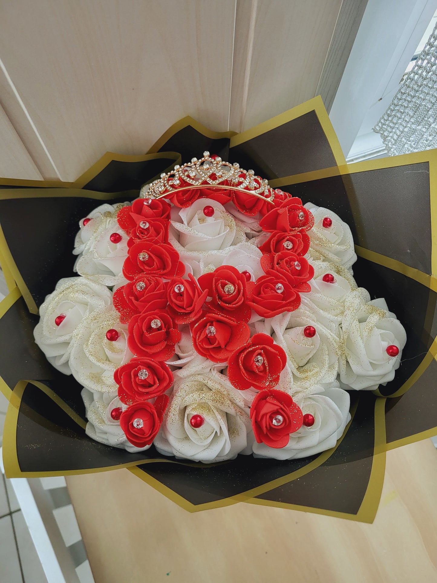 Bouquet avec lettre et diadème