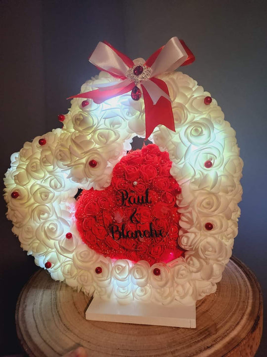 Coeur sur support avec des led