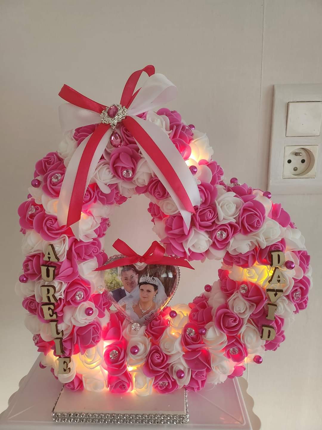 Coeur sur support avec des led