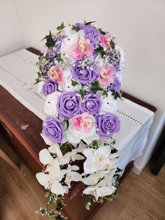 Bouquet de marié en cascade