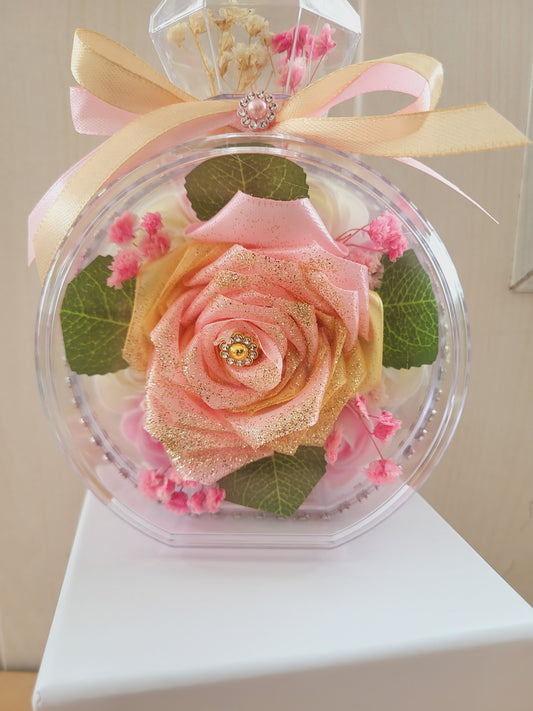 Bouteille diamant fleur en satin
