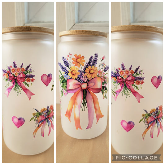 Gobelet en verre avec paille