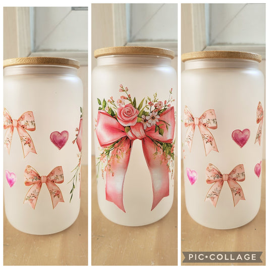 Gobelet en verre avec paille