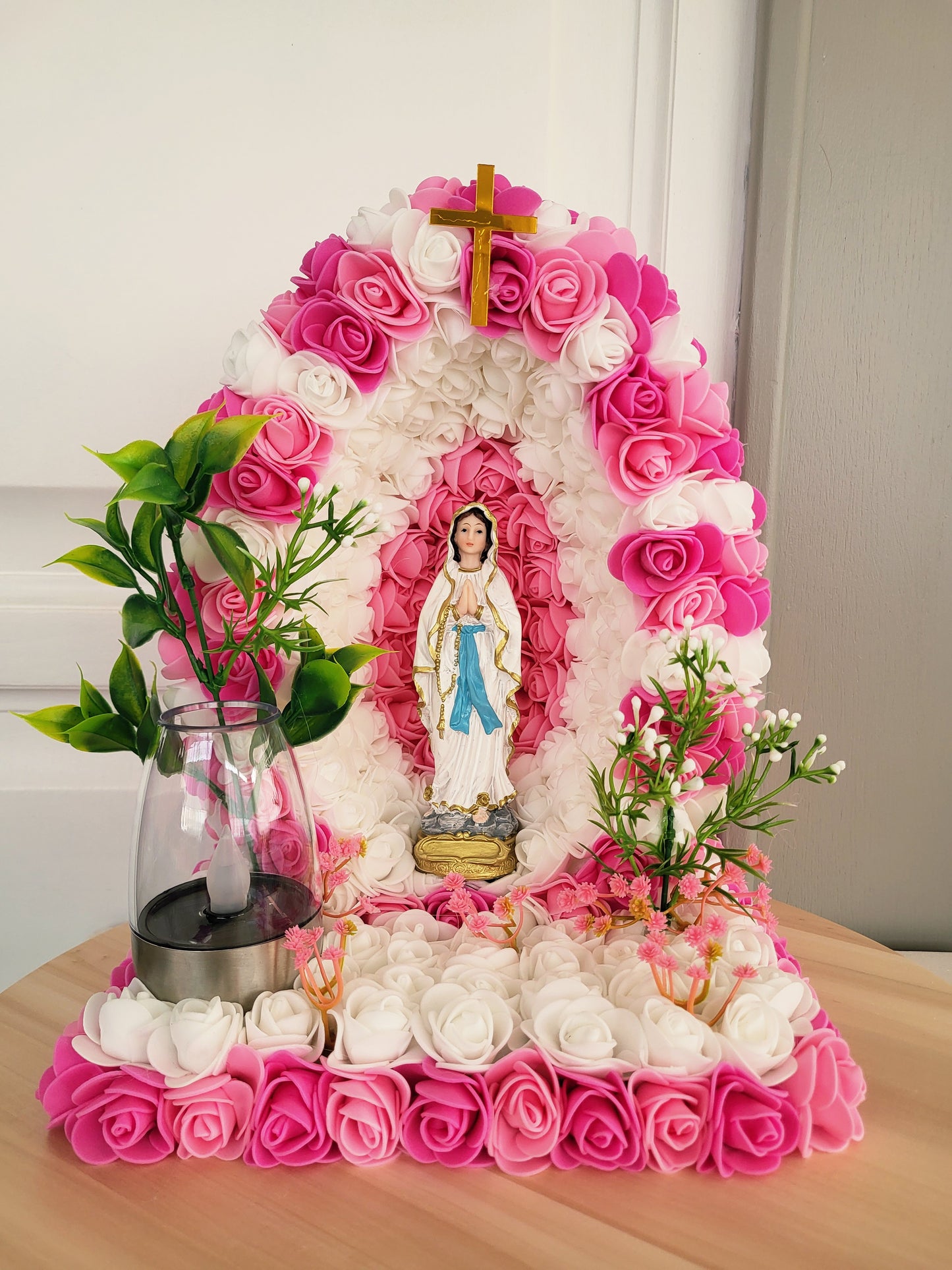 La grotte de la vierge pour monument funéraire