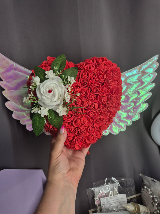 Coeur avec des ailles à suspendre