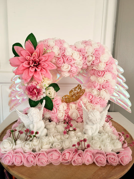 Coeur avec des ailles et deux anges pour monuments funéraire