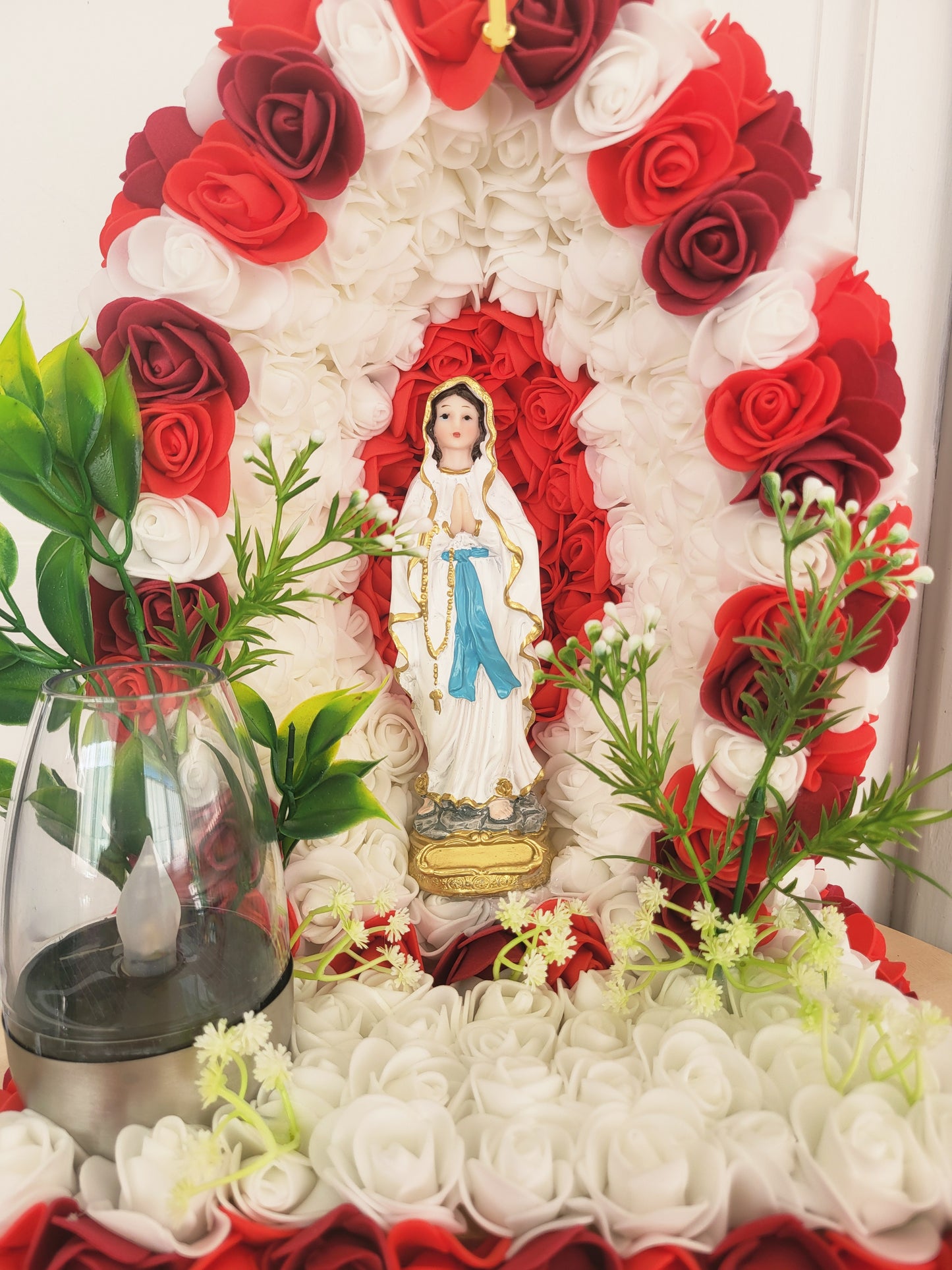 La grotte de la vierge pour monument funéraire