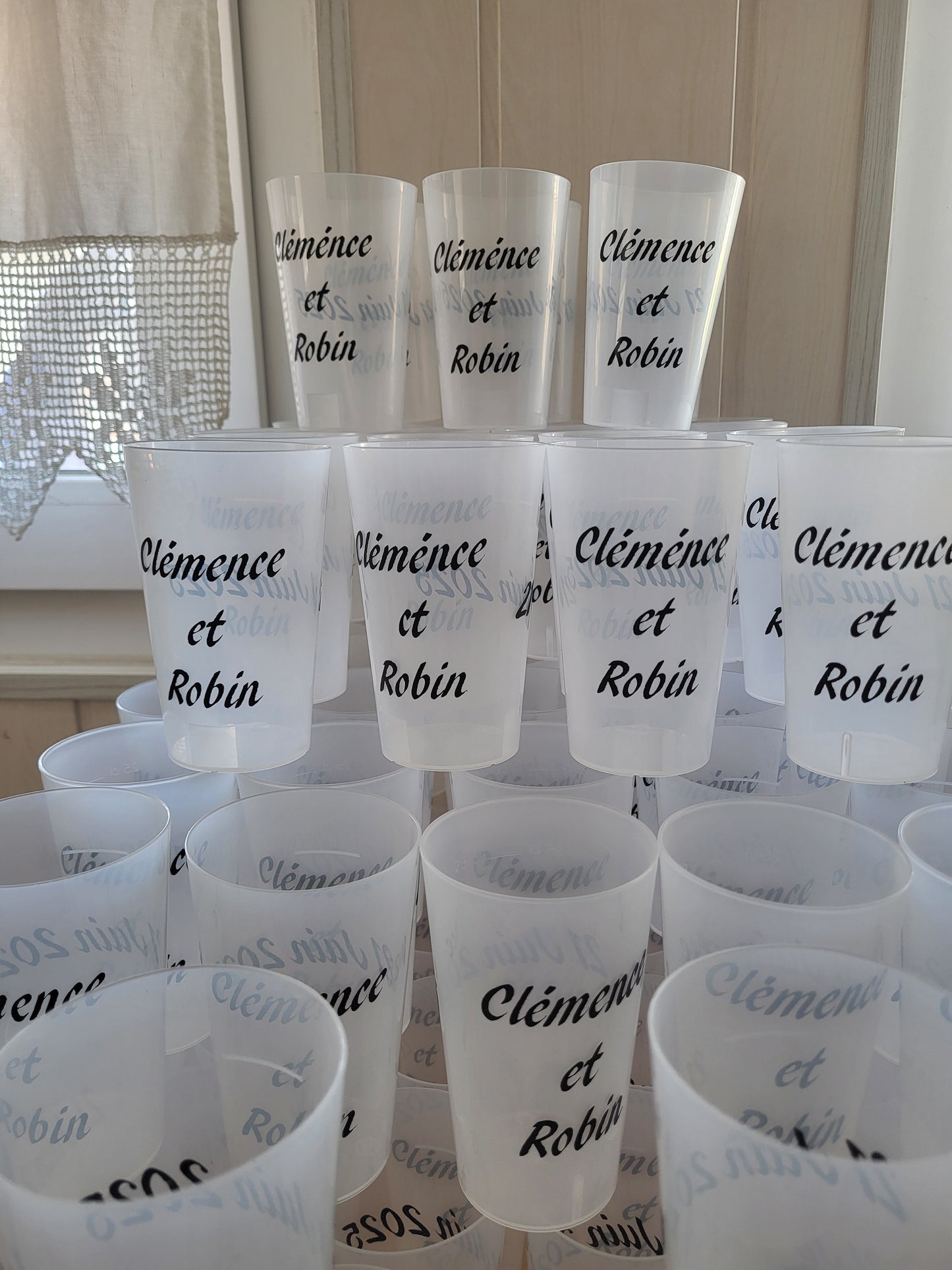 Gobelets en plastique avec personnalisés