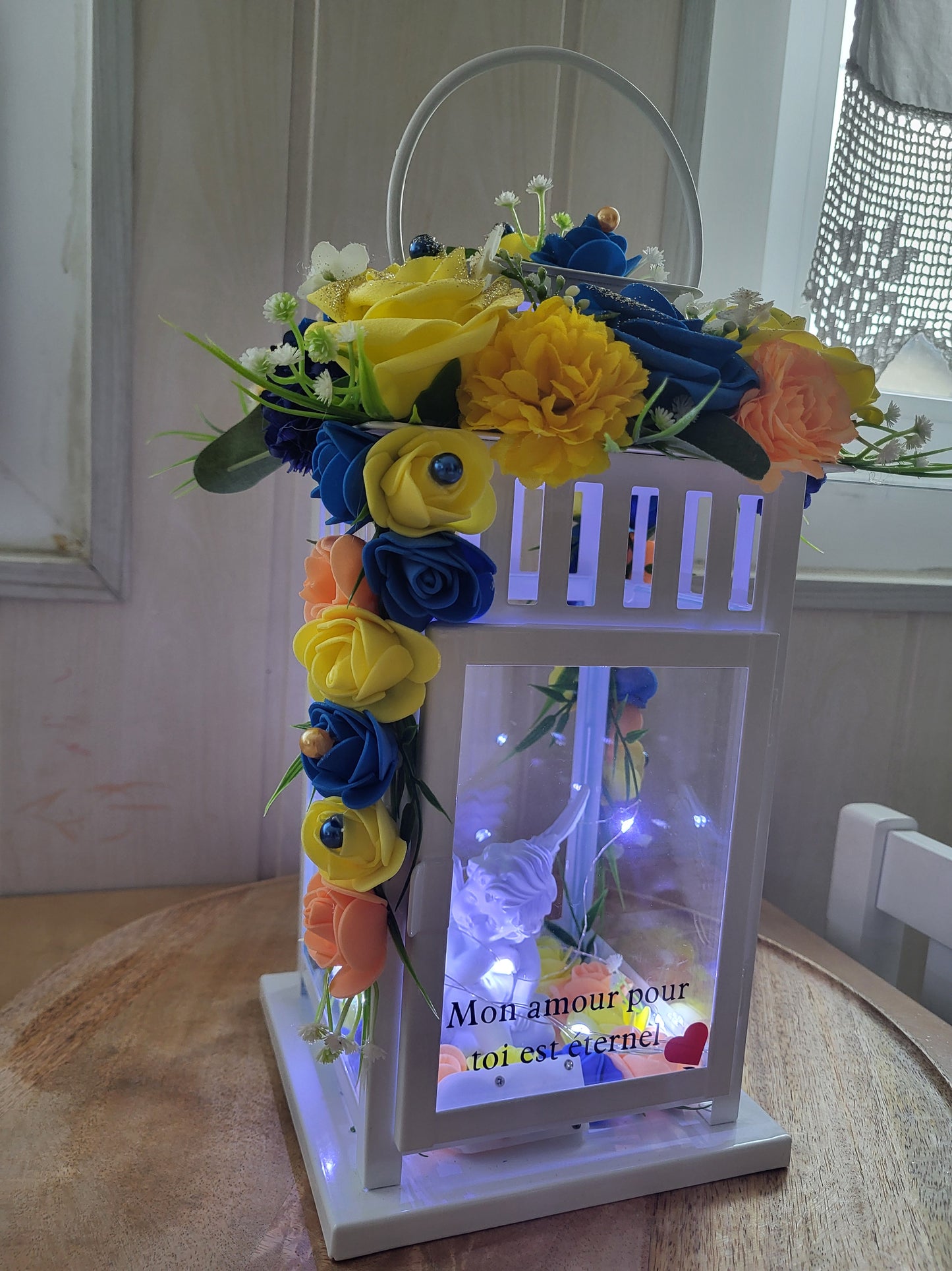 Lanterne avec ange et led pour monuments funéraire