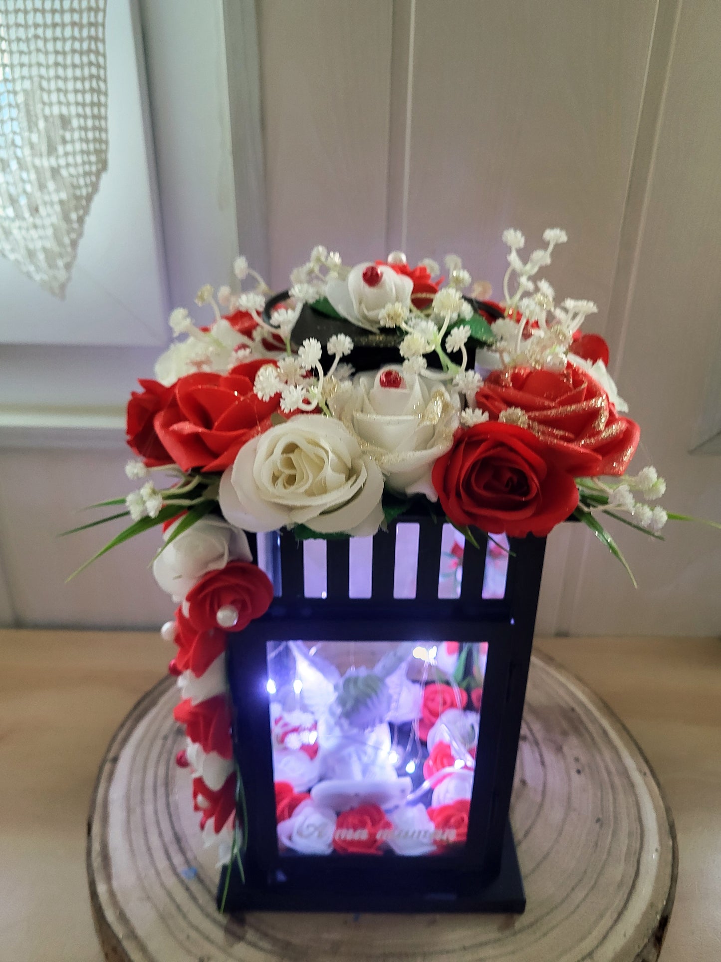 Lanterne avec ange et led pour monuments funéraire(N'HÉSITEZ PAS À PRÉCISER LA COULEUR DE LA LANTERNE QUE VOUS SOUHAITEZ BLANC OU NOIR)