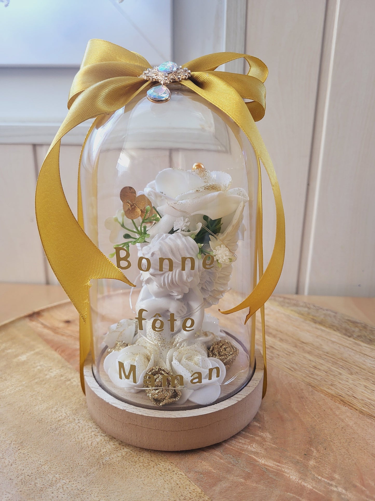 Cloche avec un ange