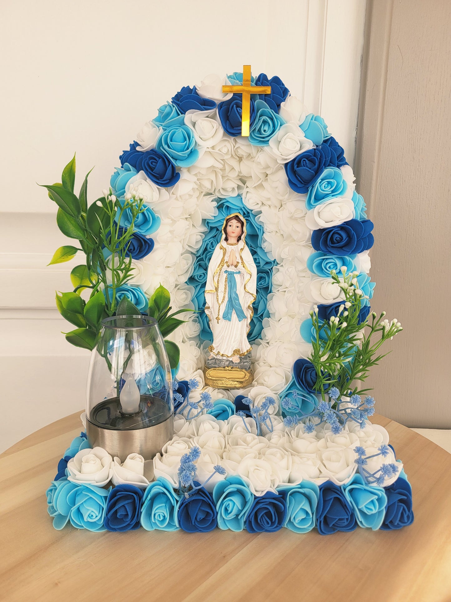 La grotte de la vierge pour monument funéraire