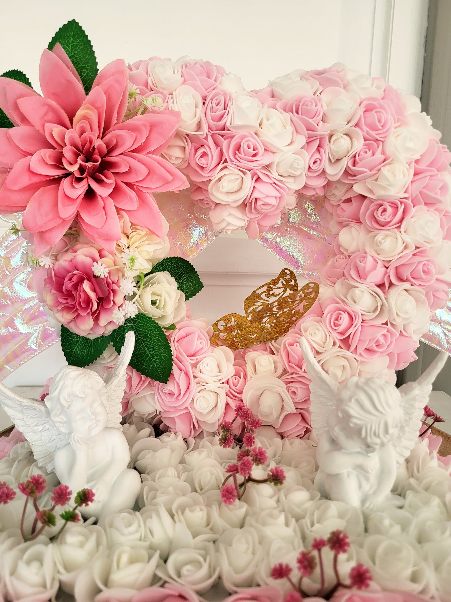 Coeur avec des ailles et deux anges pour monuments funéraire