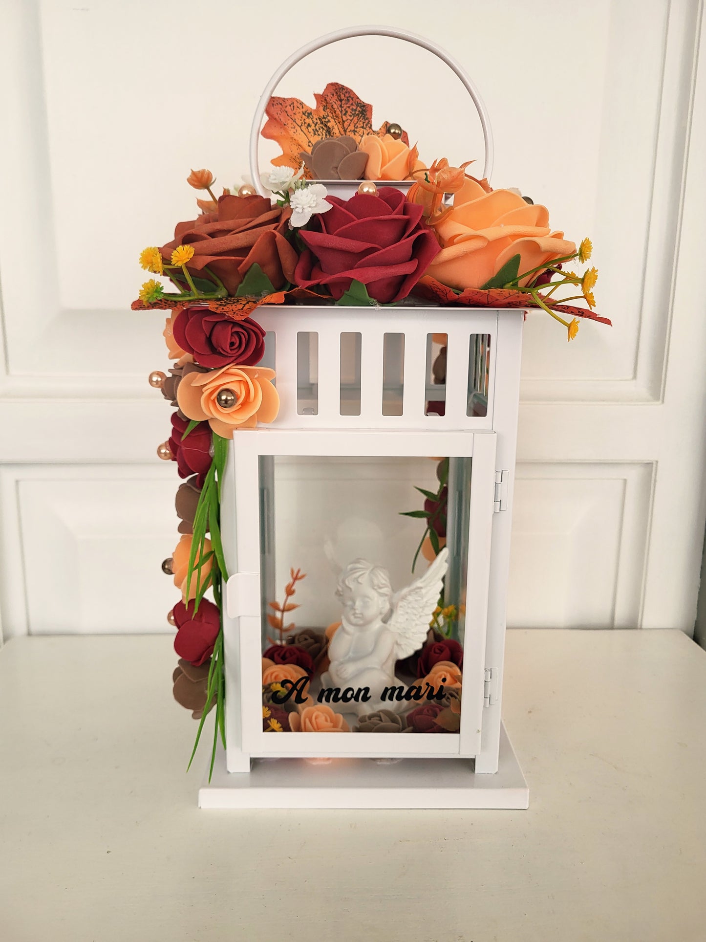 Lanterne avec ange et led pour monuments funéraire(N'HÉSITEZ PAS À PRÉCISER LA COULEUR DE LA LANTERNE QUE VOUS SOUHAITEZ BLANC OU NOIR)