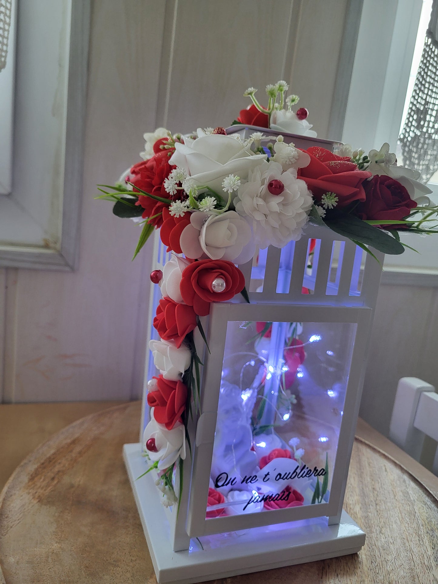 Lanterne avec ange et led pour monuments funéraire