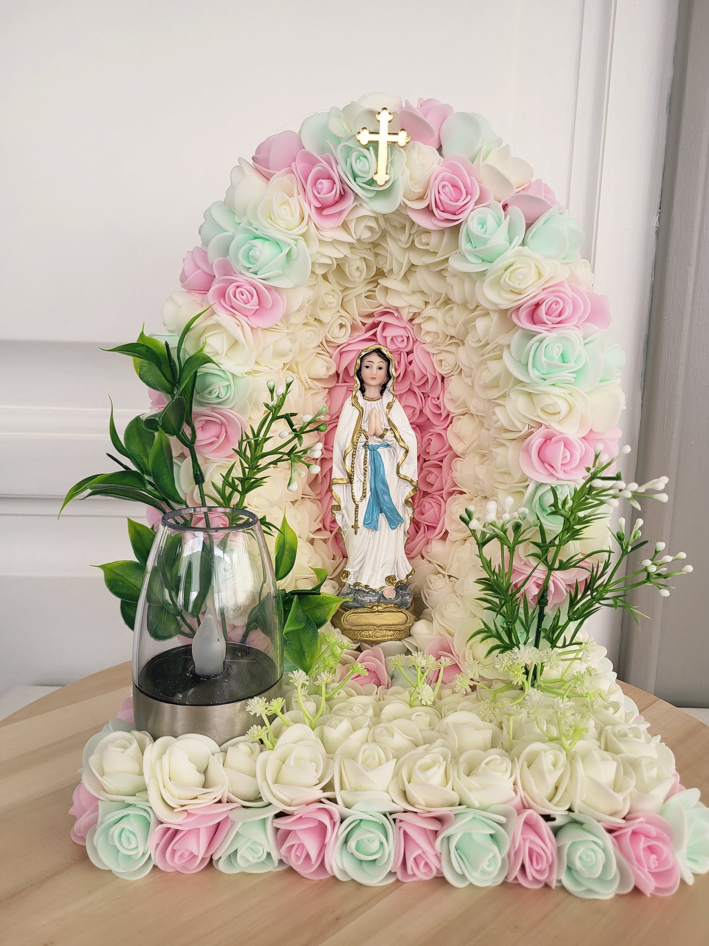 La grotte de la vierge pour monument funéraire