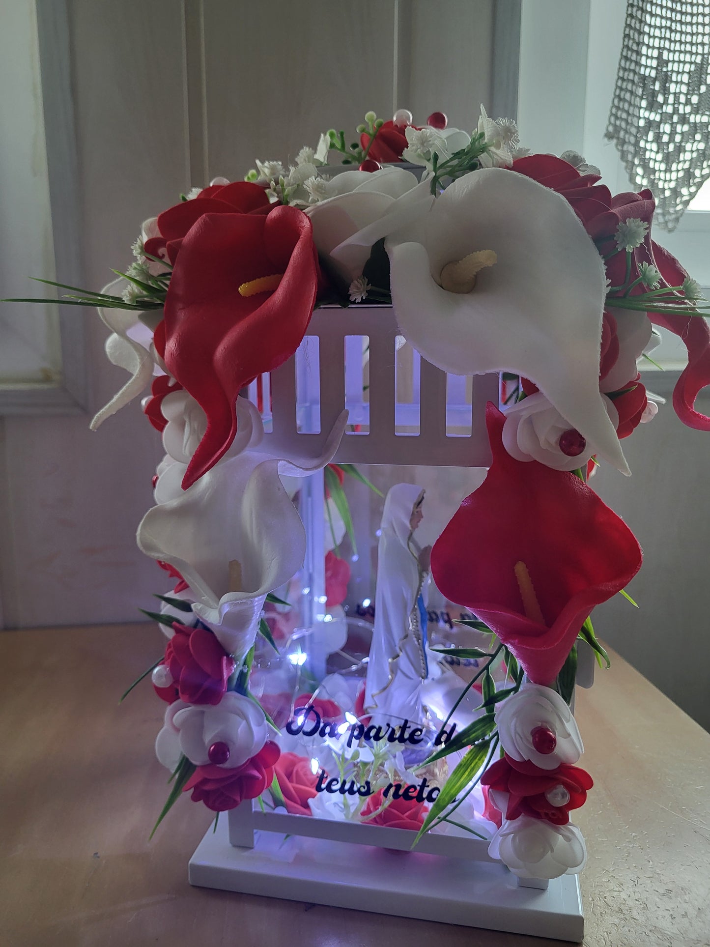Lanterne avec la vierge avec 4 côté fleuri et led